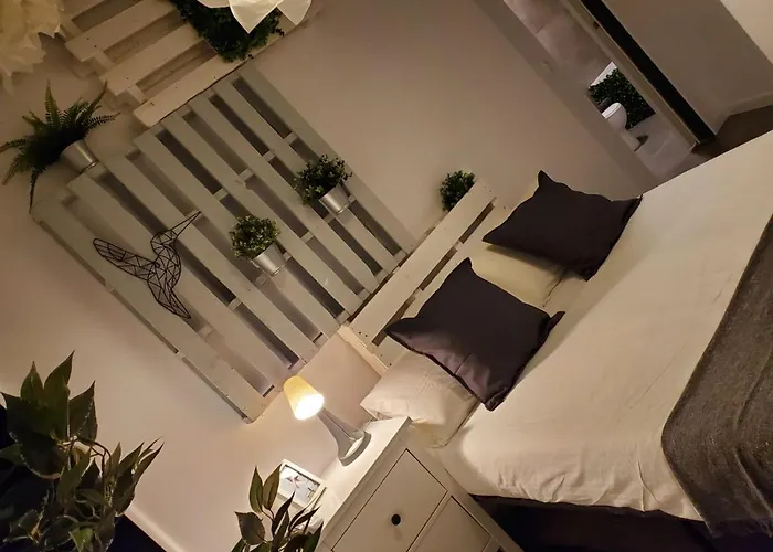 Small And Cozy Rooms - G